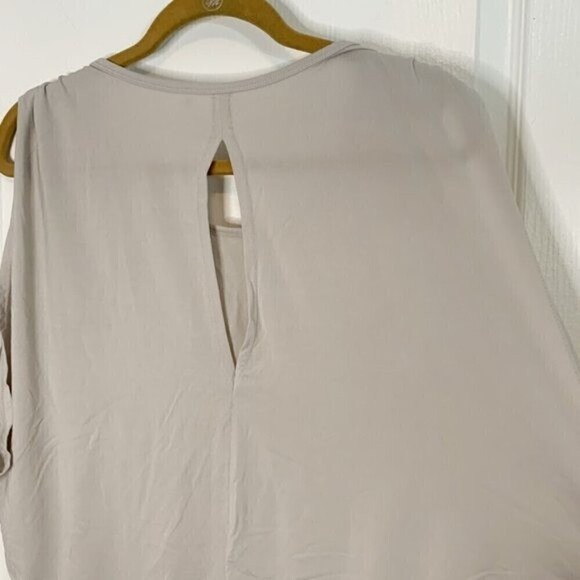 Fabletics Open Back Grey Athletic Workout Gym Sleeveless Lightweight Shirt - Picture 10 of 13